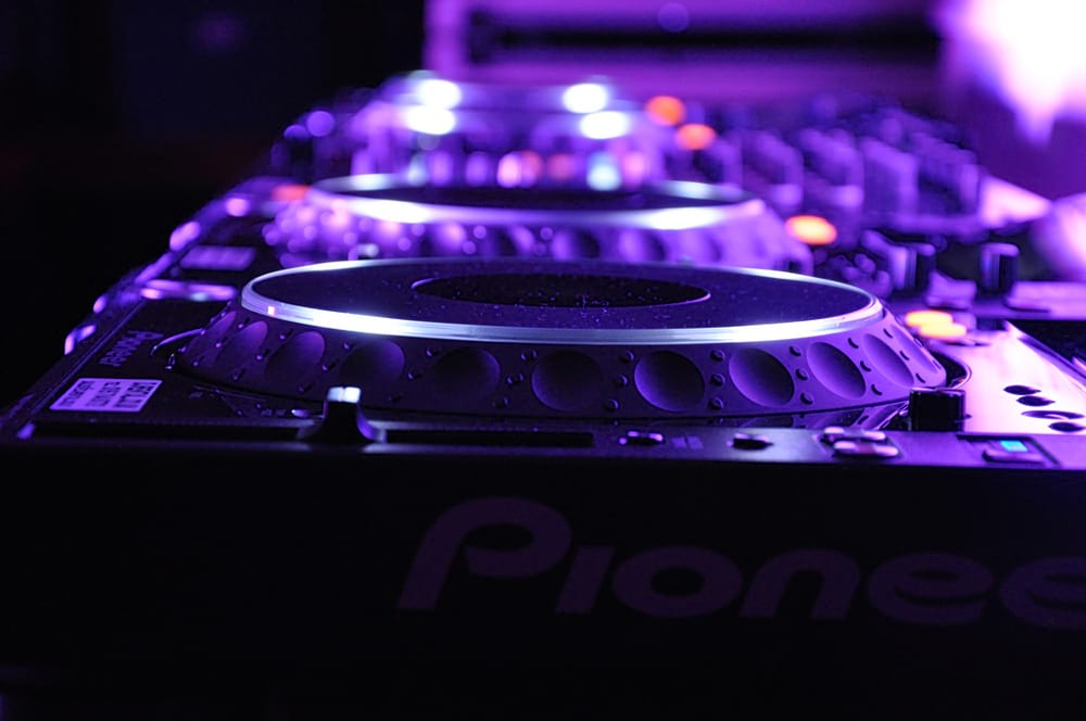 DJ for hire in Surrey for weddings